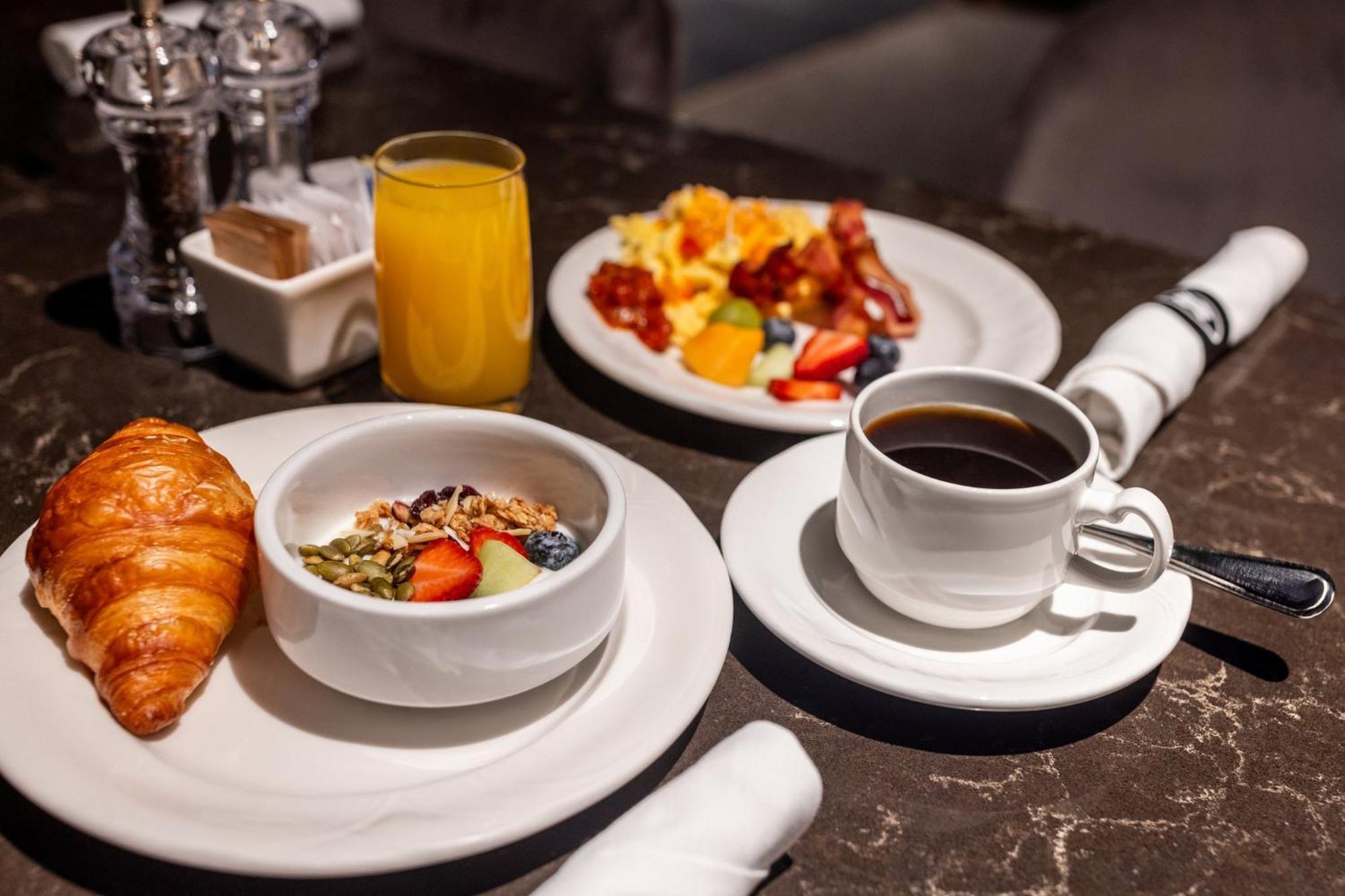 Crowne Plaza Hotel Moncton Downtown By Ihg Extérieur photo