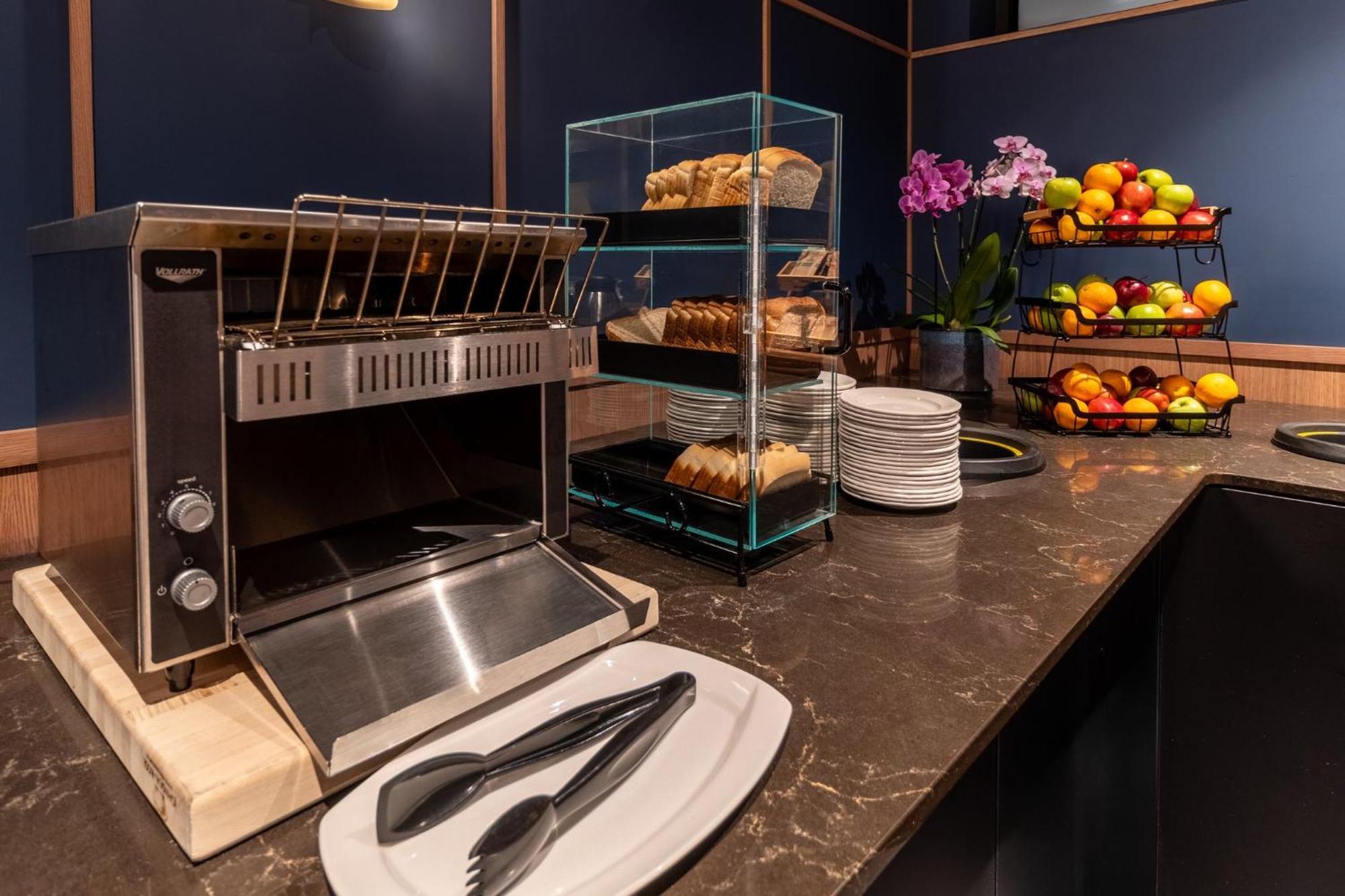 Crowne Plaza Hotel Moncton Downtown By Ihg Extérieur photo